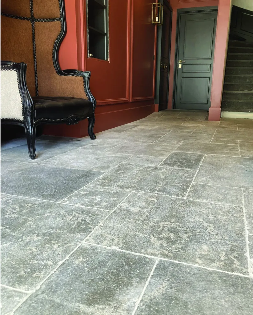 Cèdre Cendré – Marbre égyptien gris et brun pour sols et terrasses