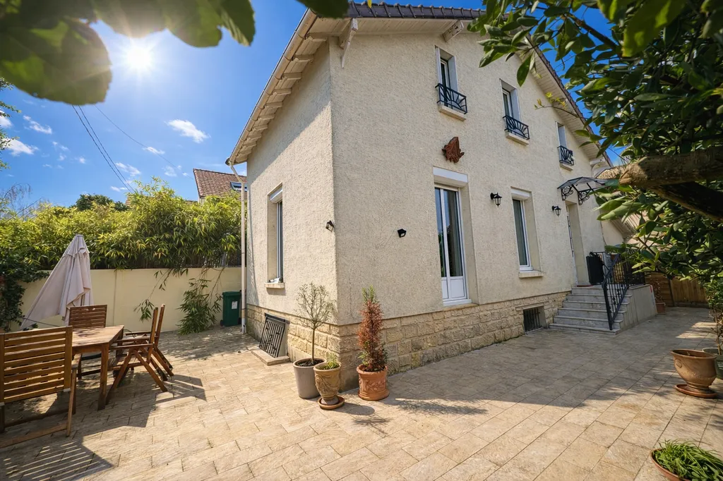 ravissante maison à vendre avec studio indépendant 