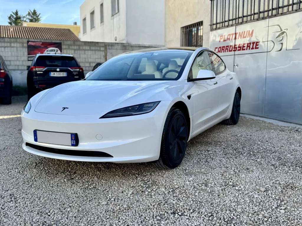 Traitement Céramique sur cette magnifique Tesla model 3 2025 à Carnoux proche de Marseille et d'Aubagne