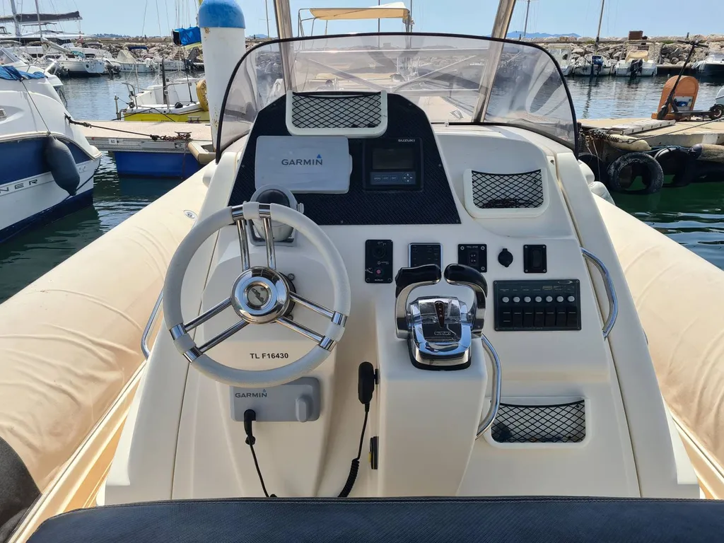 Louer un bateau au port de Bandol