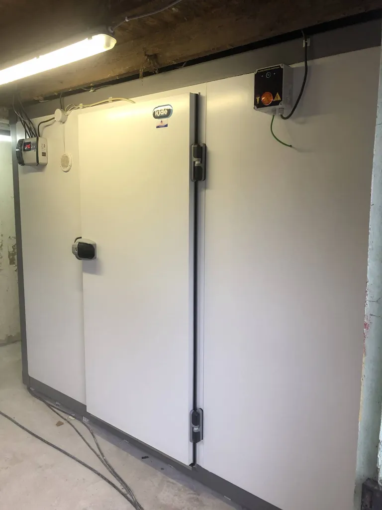 Installation d'une chambre froide négative pour une boulangerie pâtisserie à Fécamp 76