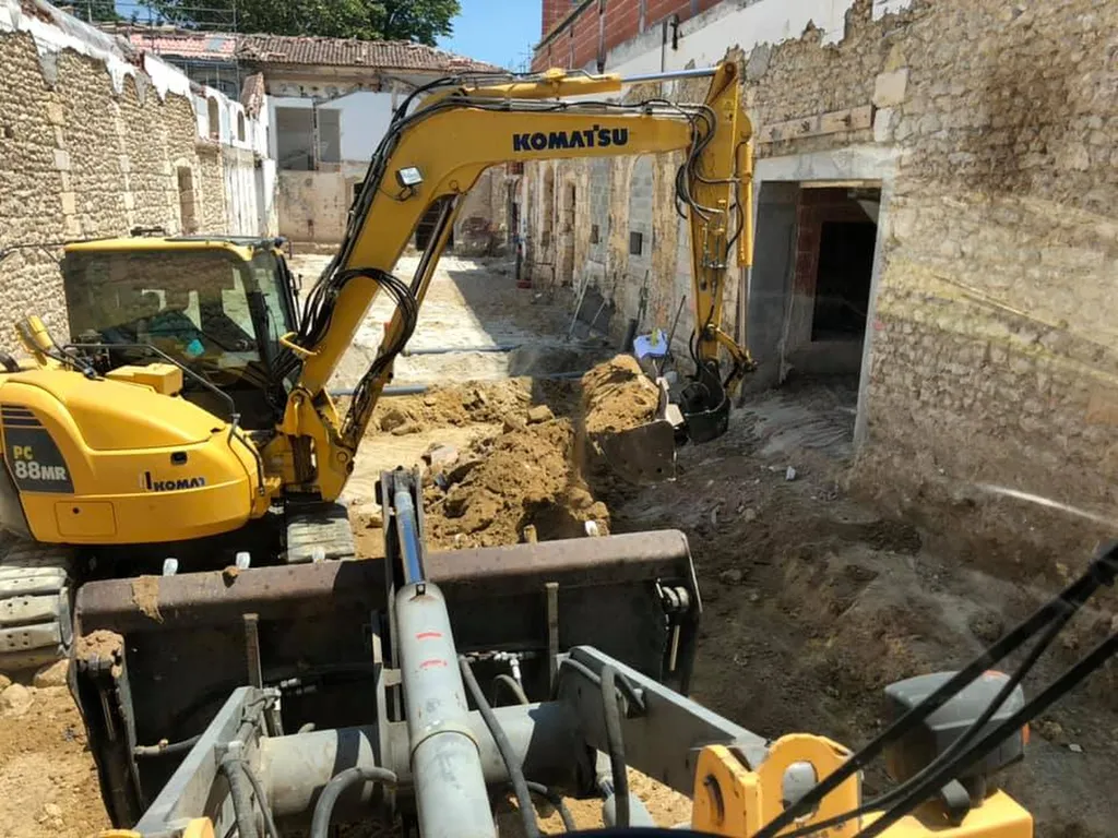 Pour toute démolition, partielle ou totale, notre équipe de professionnels est à votre écoute.