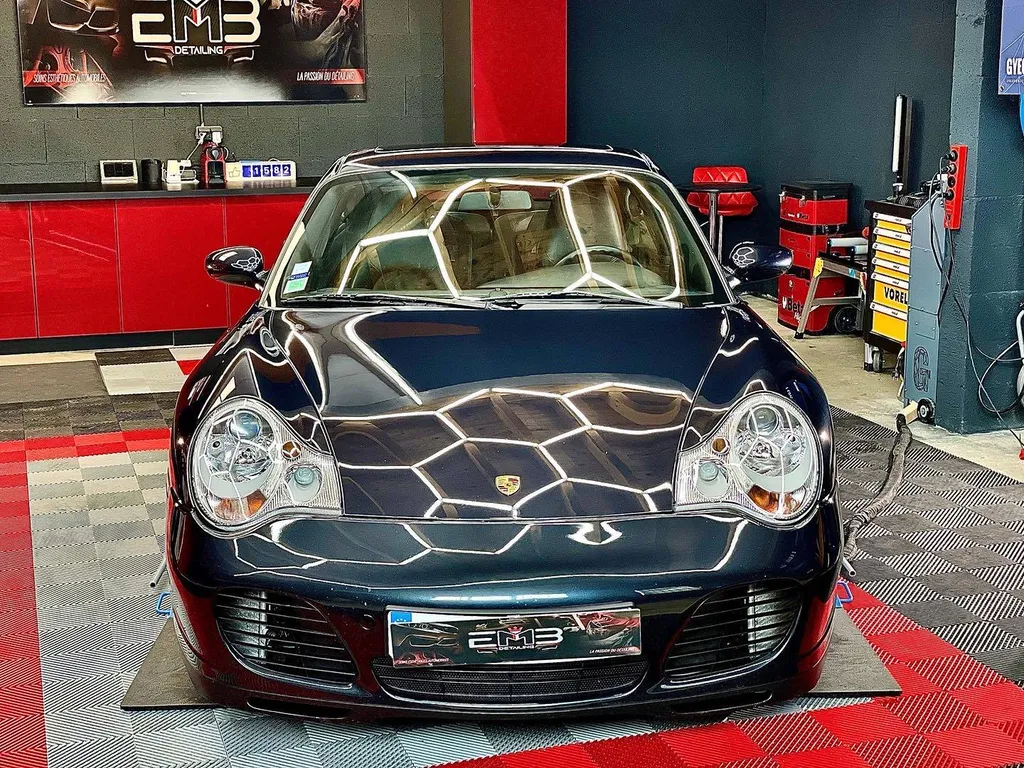 Traitement céramique professionnel Porsche 911 996 4S à Ecully