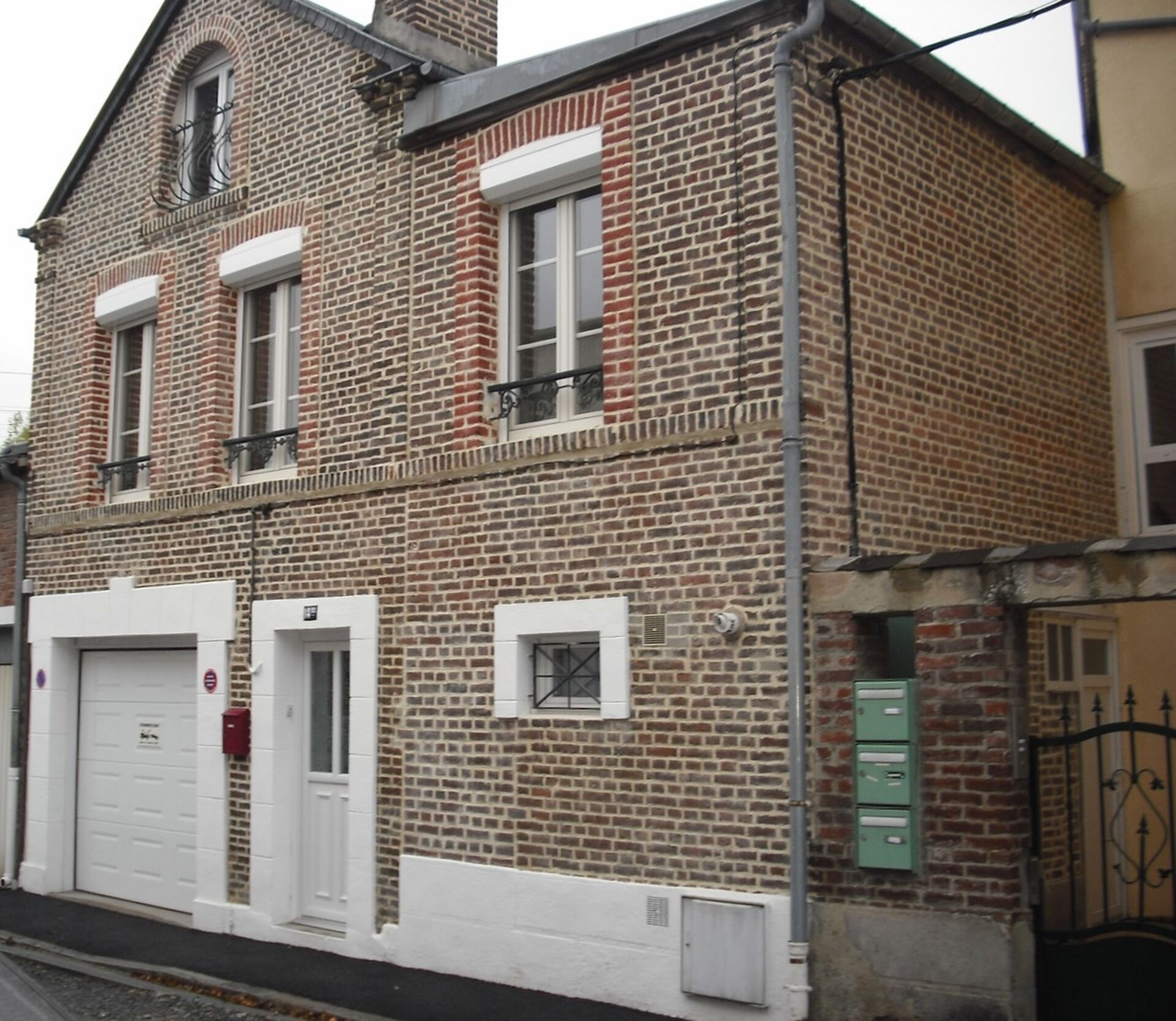 MAISON A VENDRE LISIEUX, PROCHE GARE ET ECOLE