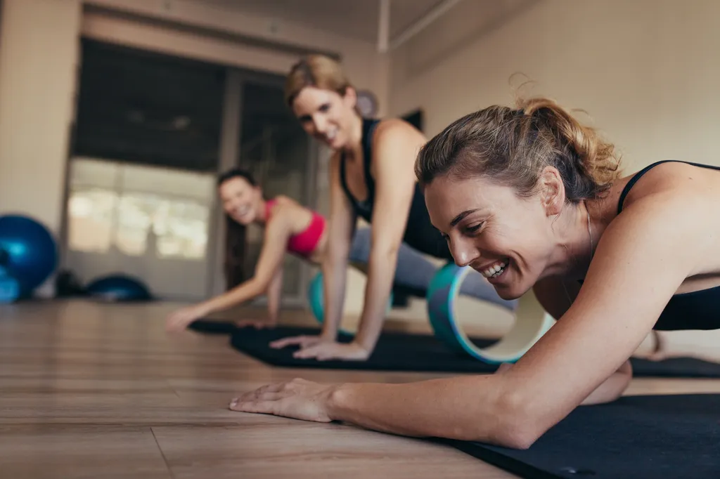 Nos cours de Pilates, Yoga et Postural Ball en entreprise à Toulon, Ollioules, Six-Fours et Sanary-sur-Mer par Carolyne Coach Pilates