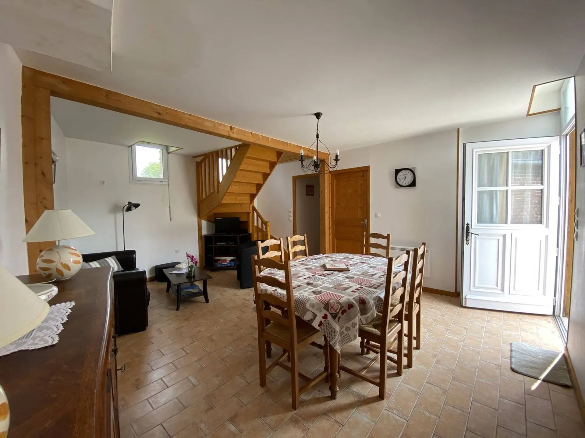 A vendre ensemble immobilier avec gîtes et son jardin clos et arboré de 1672 m² avec dépendances, proche de la Baie de Somme.