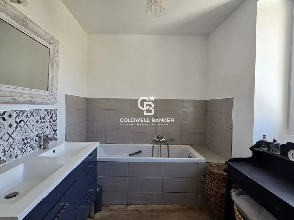 maison avec 4 chambres, 2 salles de bains : confort et intimité en centre ville du mans