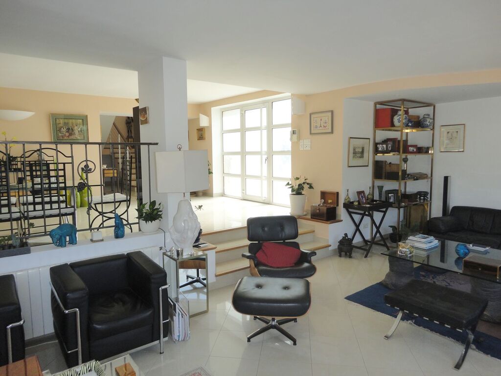 Maison sur 2 niveaux à vendre Carnoux