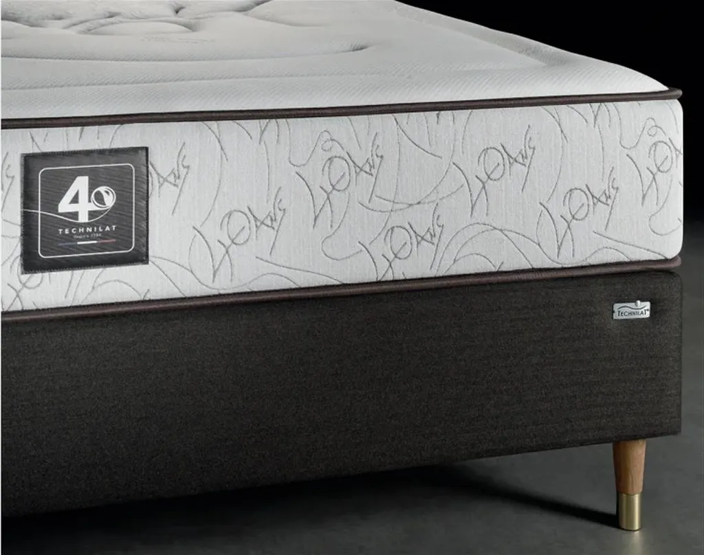 Vente d'un matelas 40 ANS de chez TECHNILAT