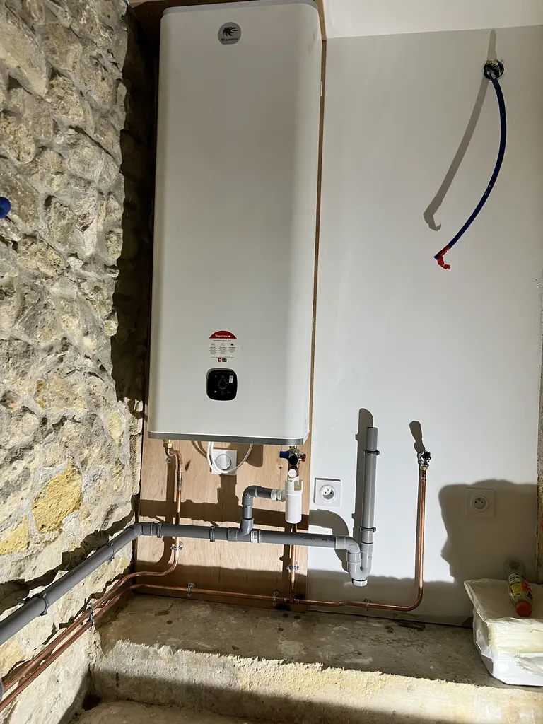 Artisan plombier chauffagiste pour l'installation de chauffe eau proche Colomiers 