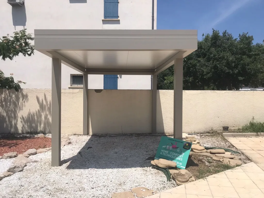 Abris voiture Gris Aluminium Toiture Thermotop à Lunel dans l'Hérault