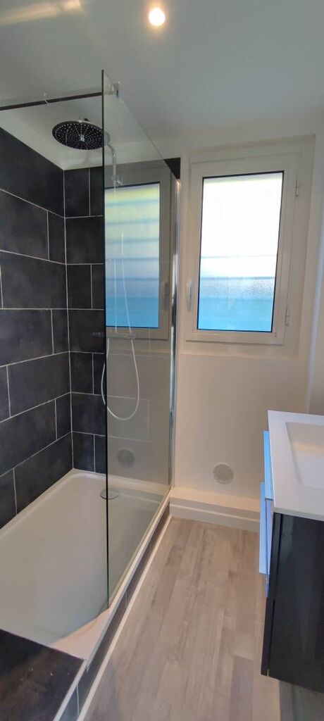 Appartement T3 Cassis  dans résidence sécurisée avec parking et balcon vue Cap Canaille