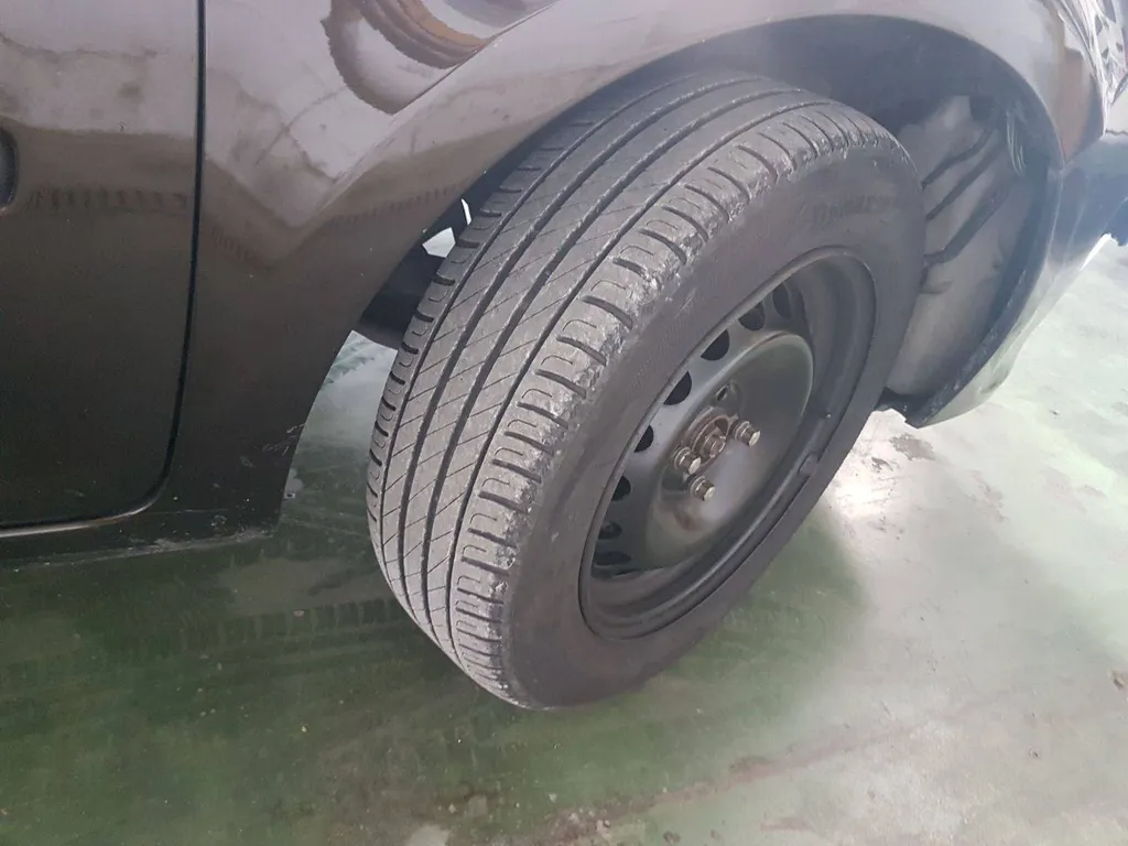 L'état de vos pneumatiques vérifié dans votre centre de contrôle technique Autosur Martigues 13