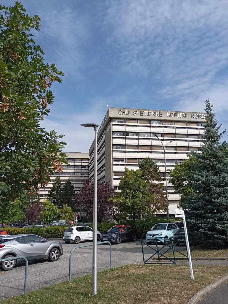 Location d'un dumper électrique pour évacuation des gravats sur le chantier de l'Hôpitel Nord de à St Etienne