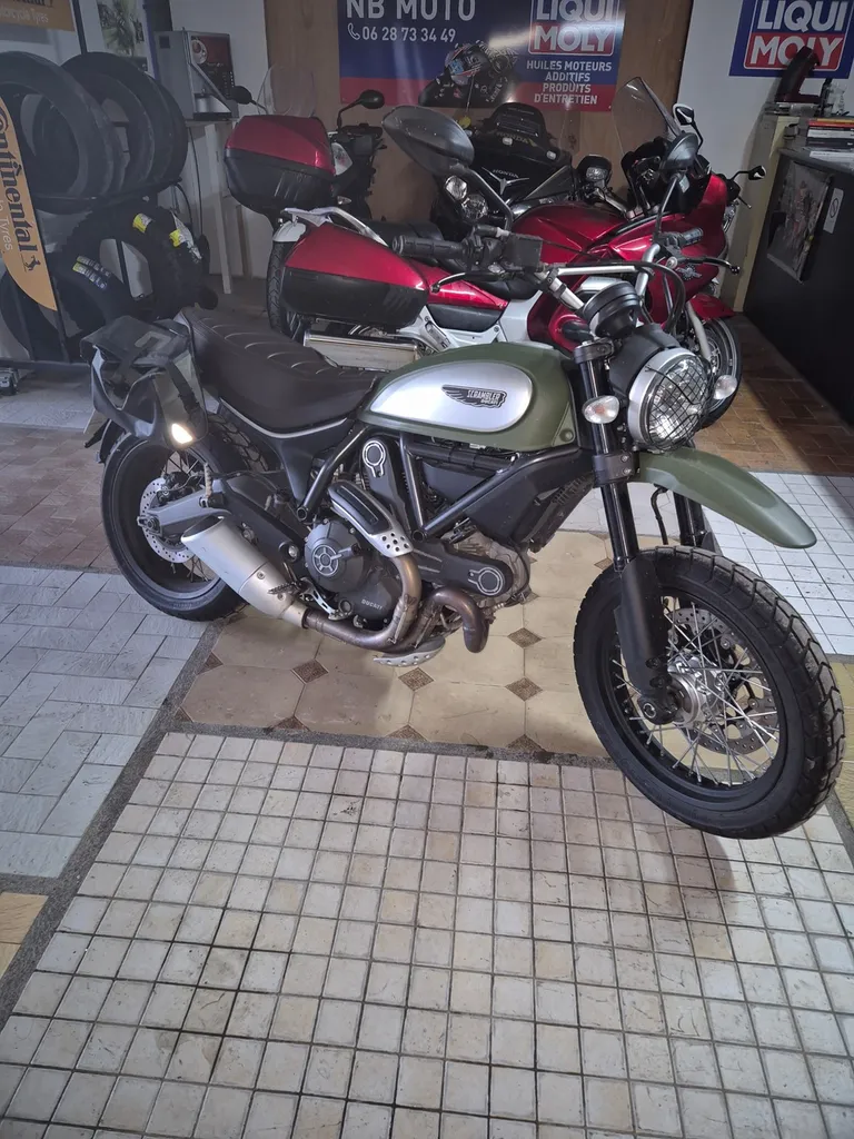 Moto à vendre : Ducati Scrambler d'occasion de 2015 en très bon état près du Havre