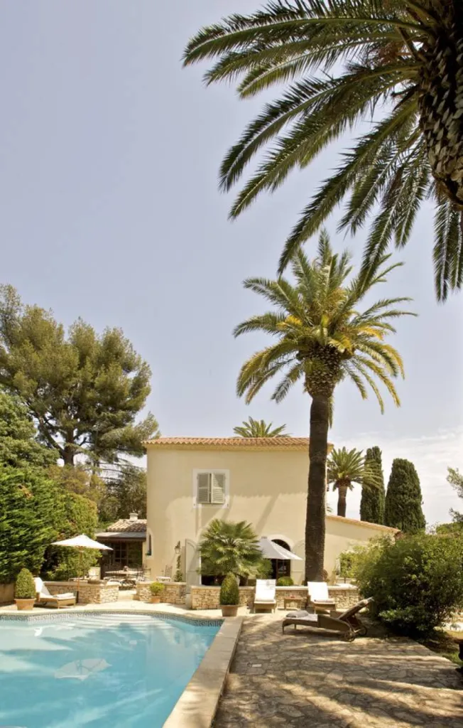 Rénovation Complète et Maîtrise d’Œuvre de Prestige dans le Luberon – Suivi Rigoureux de Votre Chantier