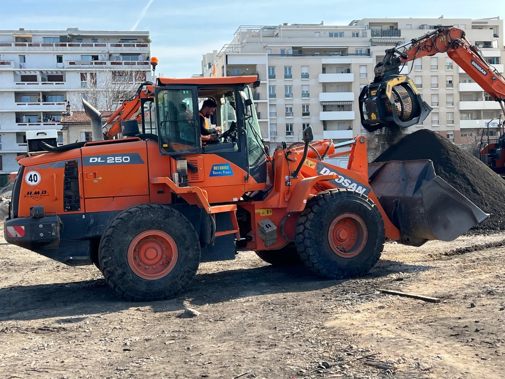 Location engins TP GIES avec chauffeur