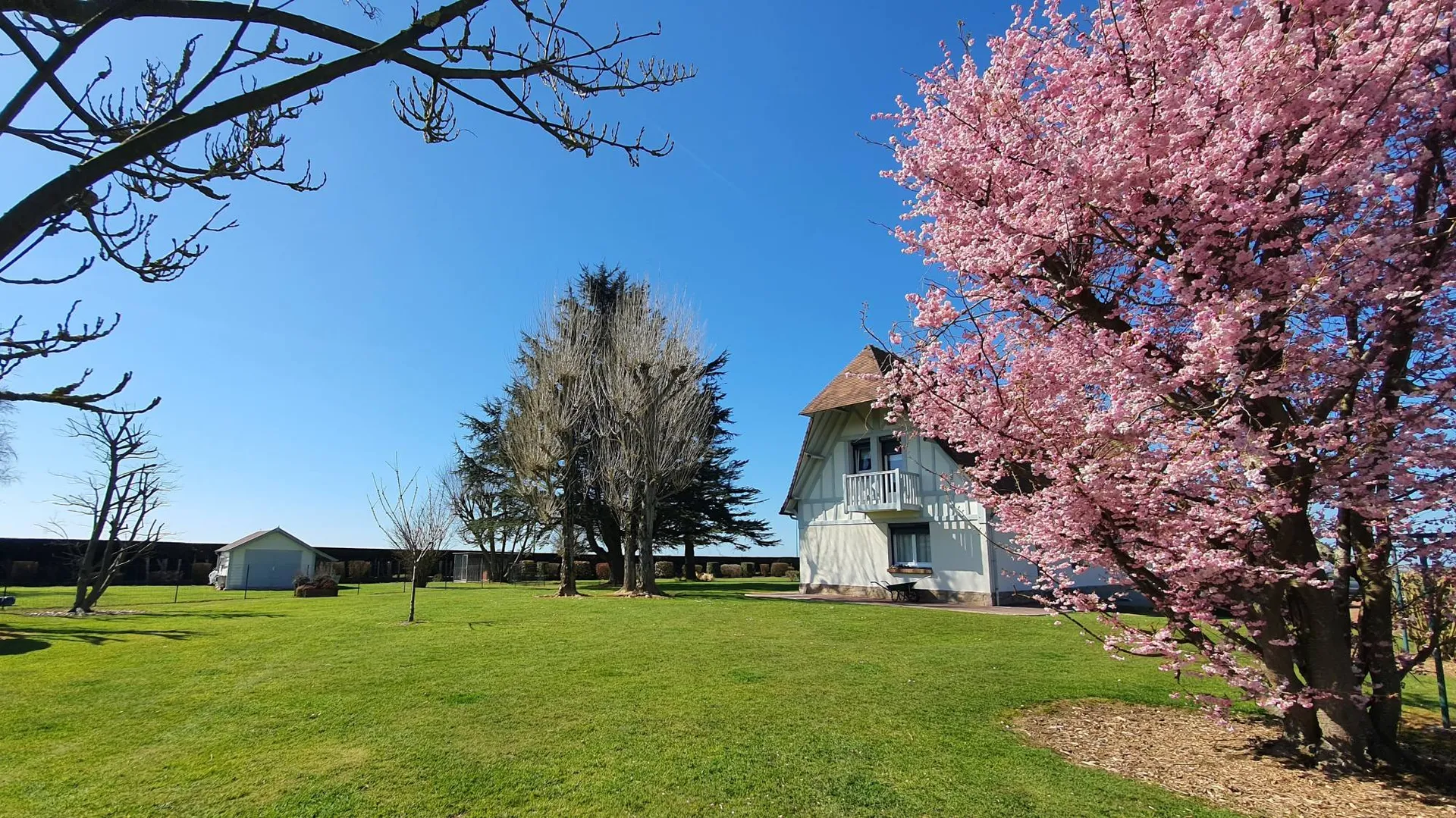 A vendre magnifique maison normande de 210 m² habitables, 5 chambres, à 5 minutes de la plage sur l'axe Dieppe 76200, Penly 76370 et Le Tréport 76470