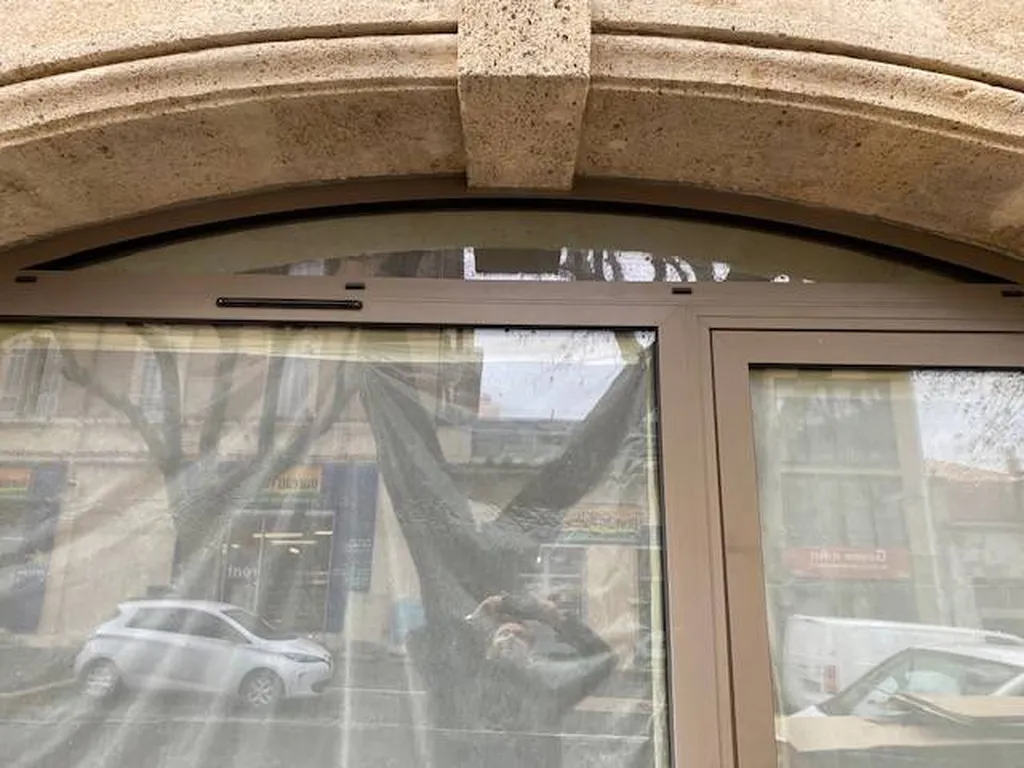 VITRINE AGENCE IMMOBILIERE A AIX-EN-PROVENCE