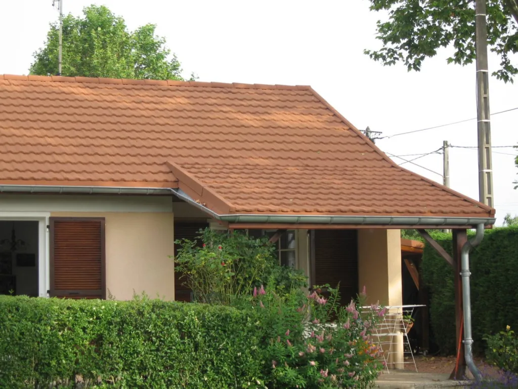 Rénovation d'une toiture légère de maison en tuiles GERARD à Roanne 2