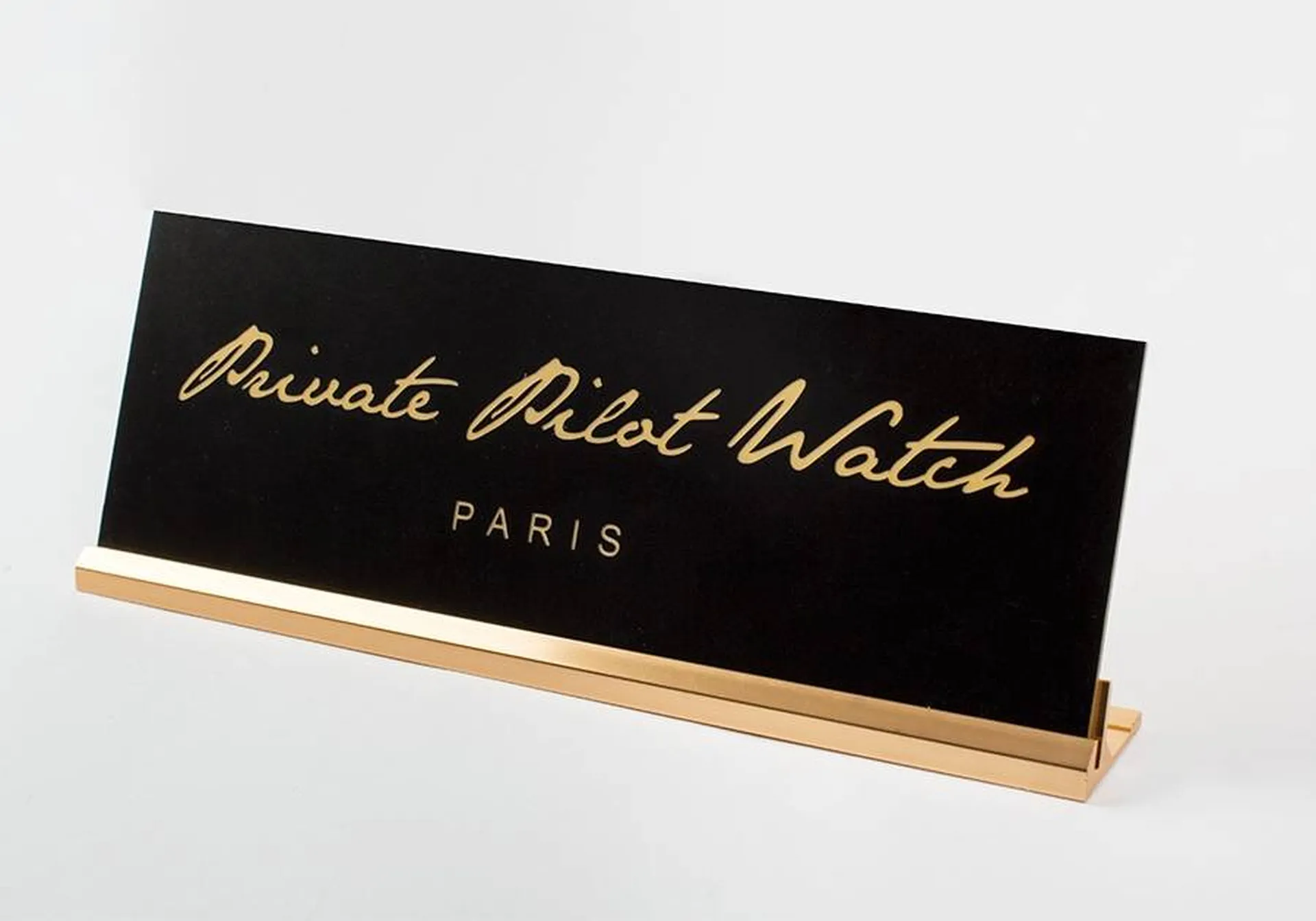 graphiste marseille plaqe bureau