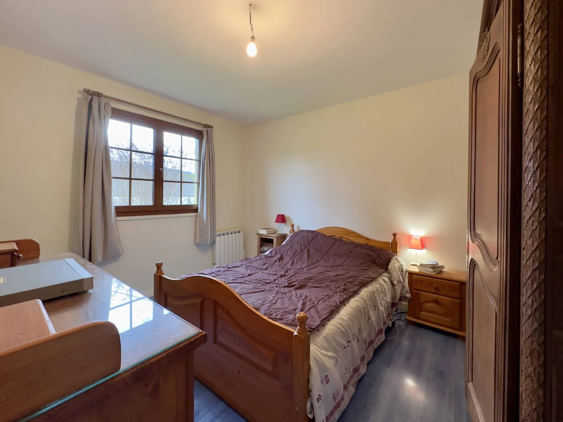 Maison en bordure de voie verte de 134m² avec Terrain de 1439m² – Plain-Pied et Potentiel d’Agrandissement dans un Cadre Paisible.