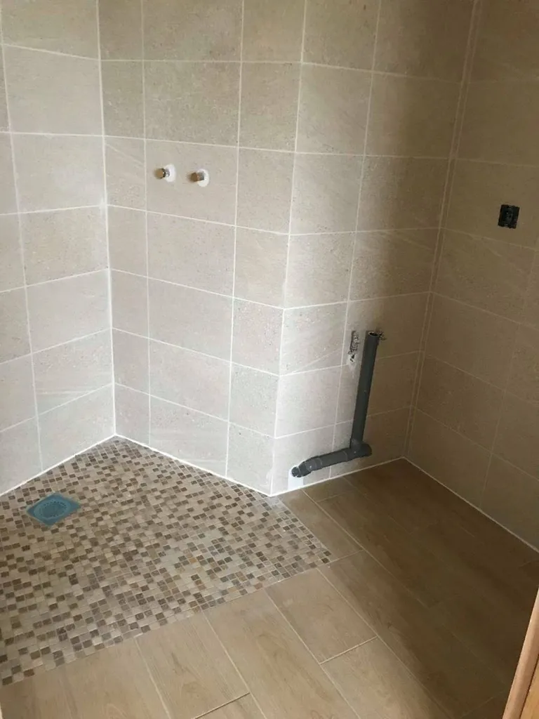 Création de carrelage au sol proche Valmont 76