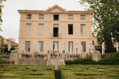 Votre Agence de wedding planner experte pour organiser un mariage vue mer dans un domaine à Marseille