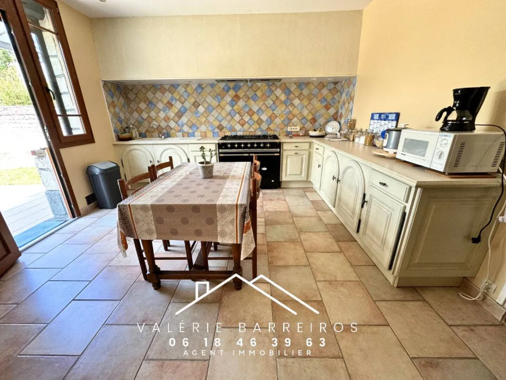 A acheter, maison de 142 m² édifiée sur 1200 m² de terrain sur la commune de ST AUBIN LES ELBEUF 76410