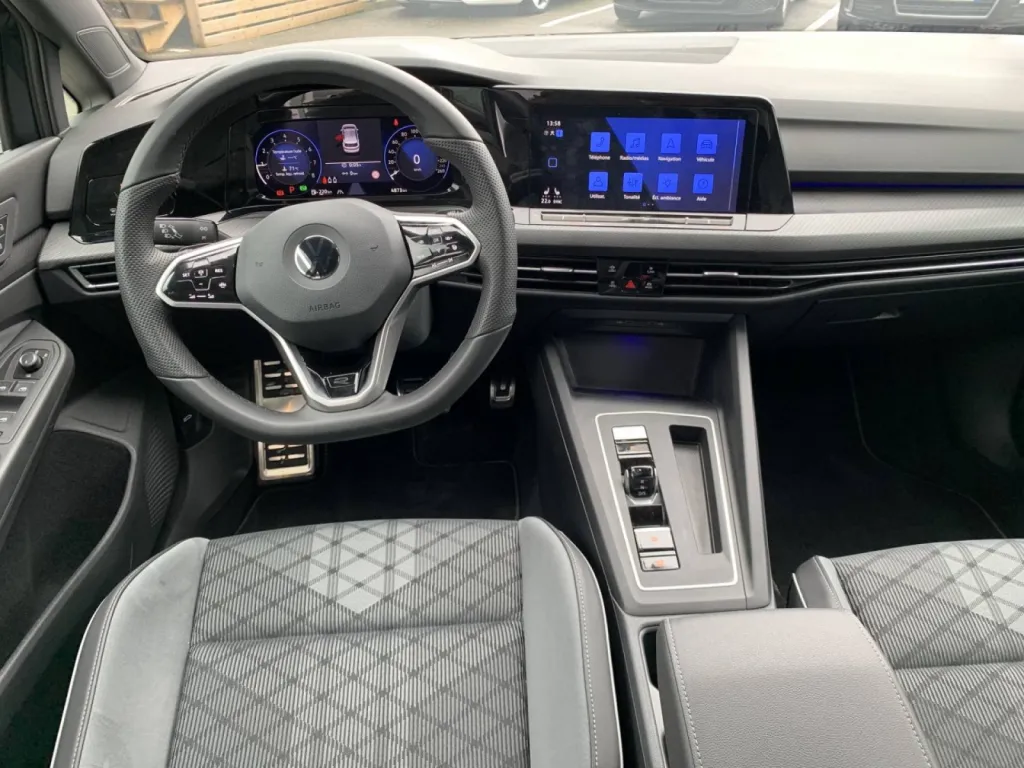 Volkswagen Golf d'occasion R line Boite automatique proche de Rouen