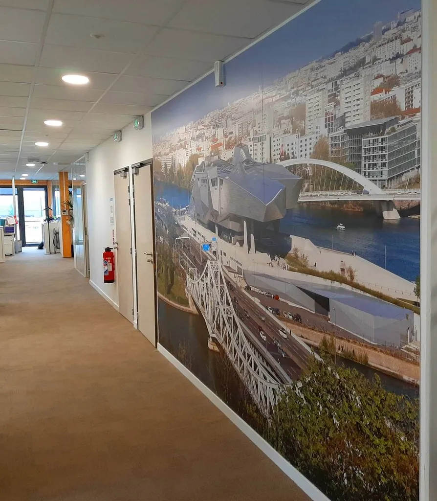 Pose de signalétique intérieure panneaux PVC à Paris