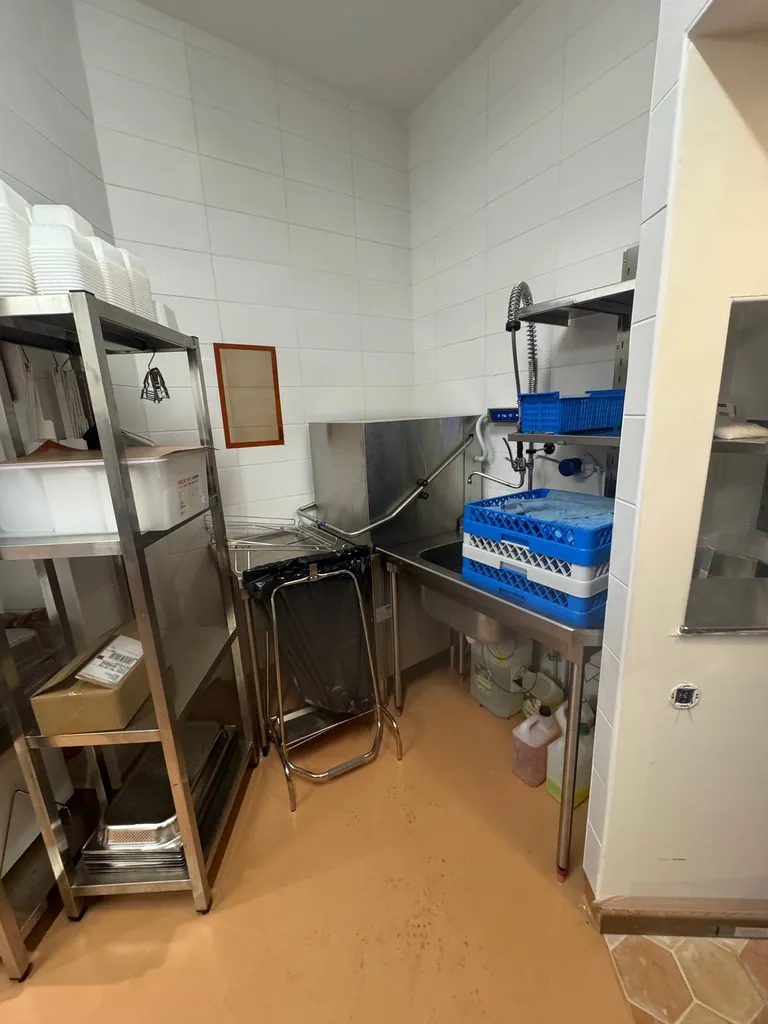 Hôtel Amistà – Marseille | Bar sur-mesure, plonge équipée et cuisine professionnelle (Lotus & Convotherm