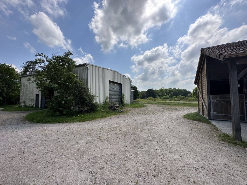 A vendre en plein cœur du parc naturel régional des Boucles de la Seine normande.