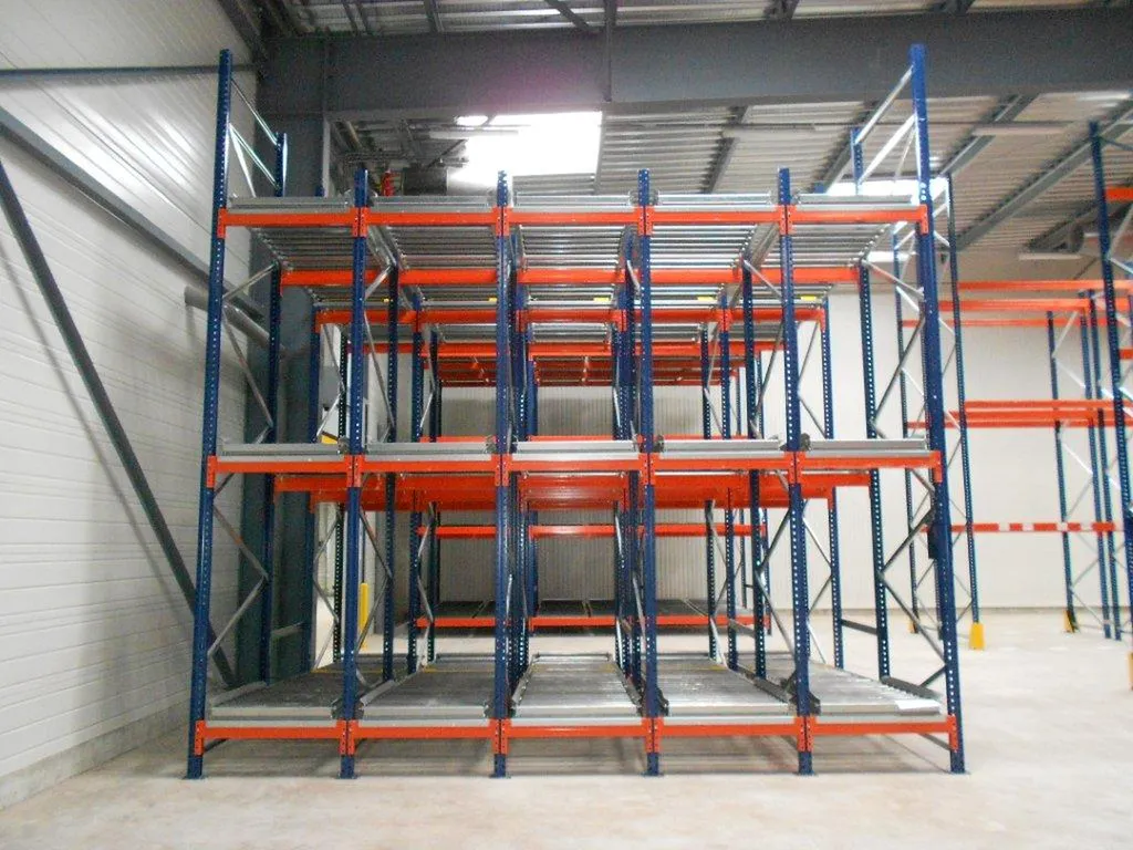 Installer un rack à palettes dynamique Sisam pour une gestion de stock FIFO en Haute-Garonne et à Toulouse