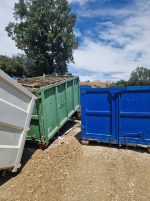 location benne couvreur brignoles var