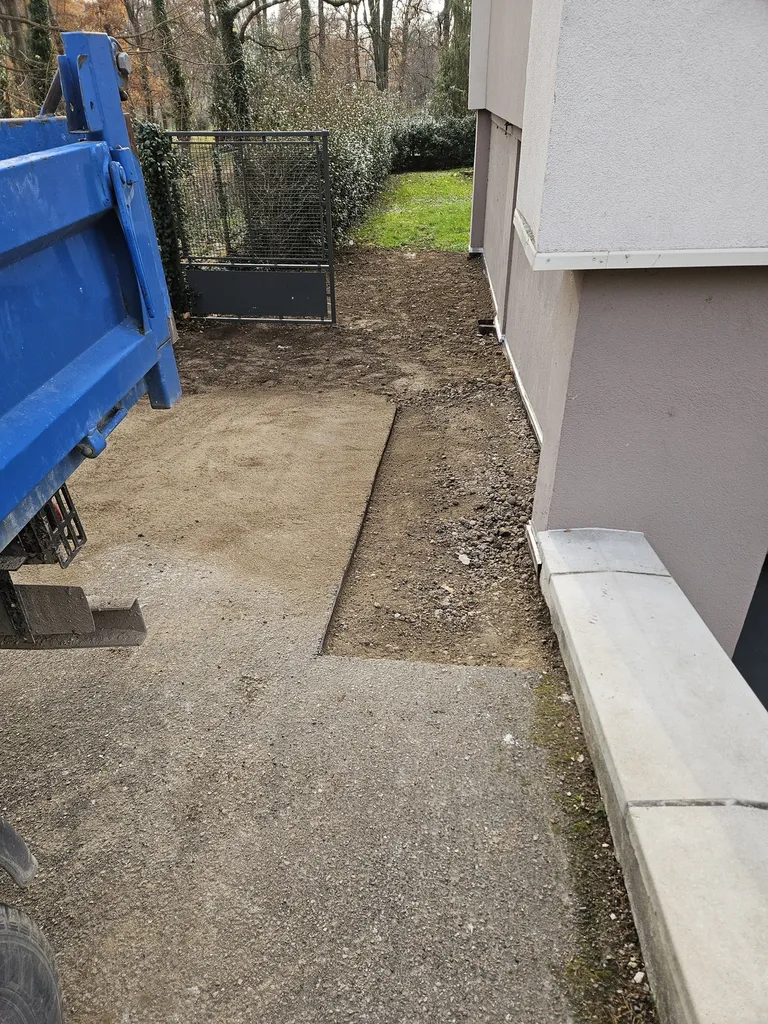 remblaiement et réfection d’enrobé à Bron