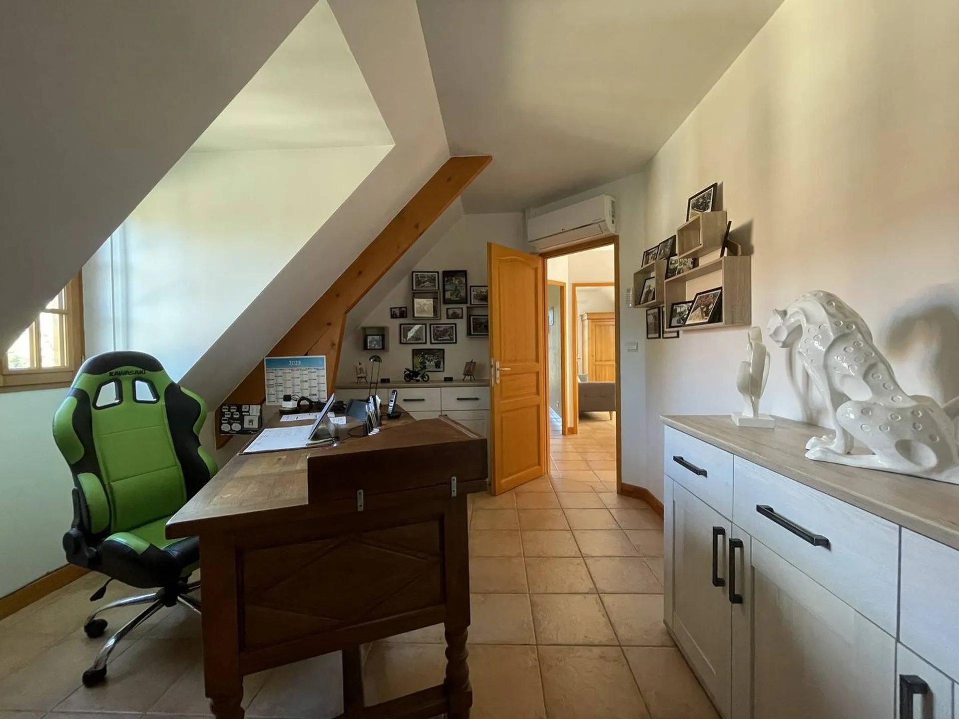 Maison individuelle en bord de rivière de 180m², située à proximité de Neufchâtel-en-Bray, dans un environnement calme et verdoyant, sur son terrain de 1 250m², Seine Maritime, 76