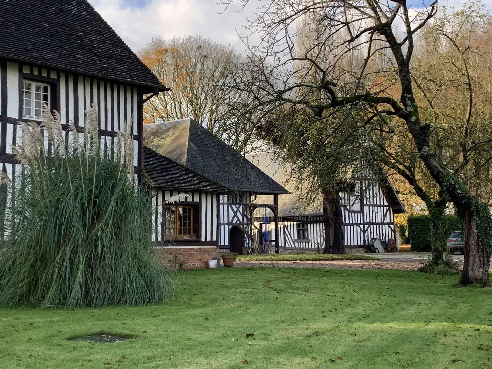 Acquisition d'une Propriété de Caractère avec Maison de Maître et 3 ha 40 a de terrain, dans le PAYS D'AUGE DU CALVADOS 14