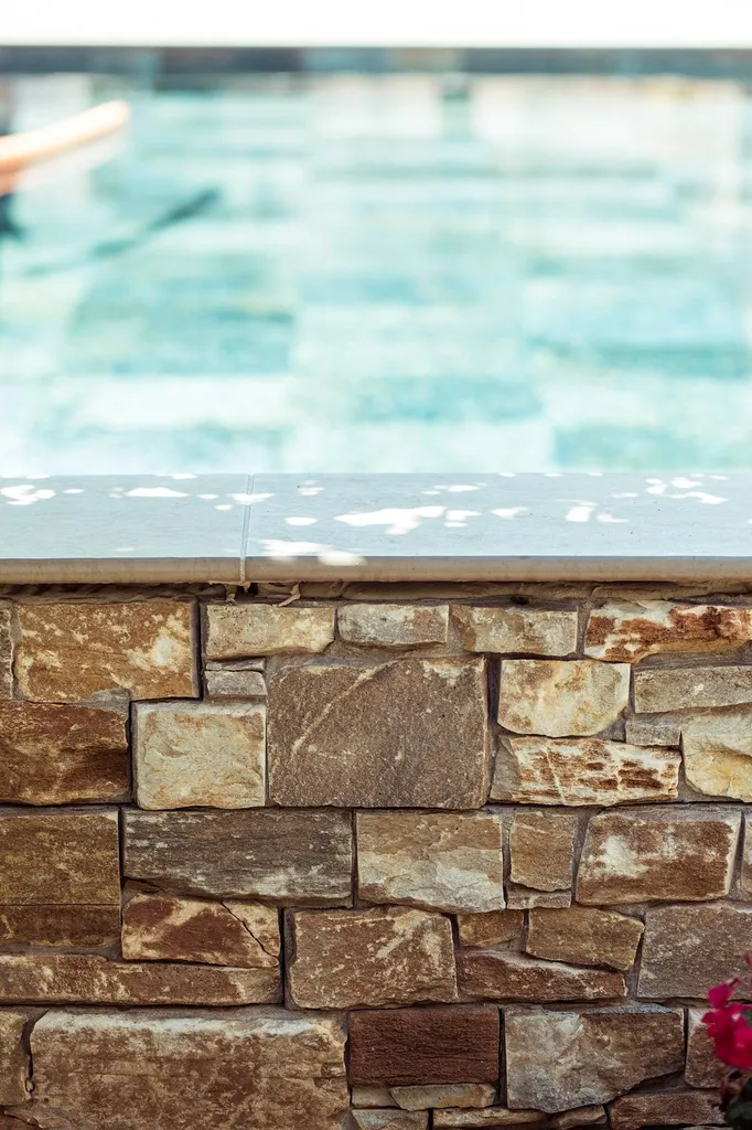decoupe carrelage piscine frejus 