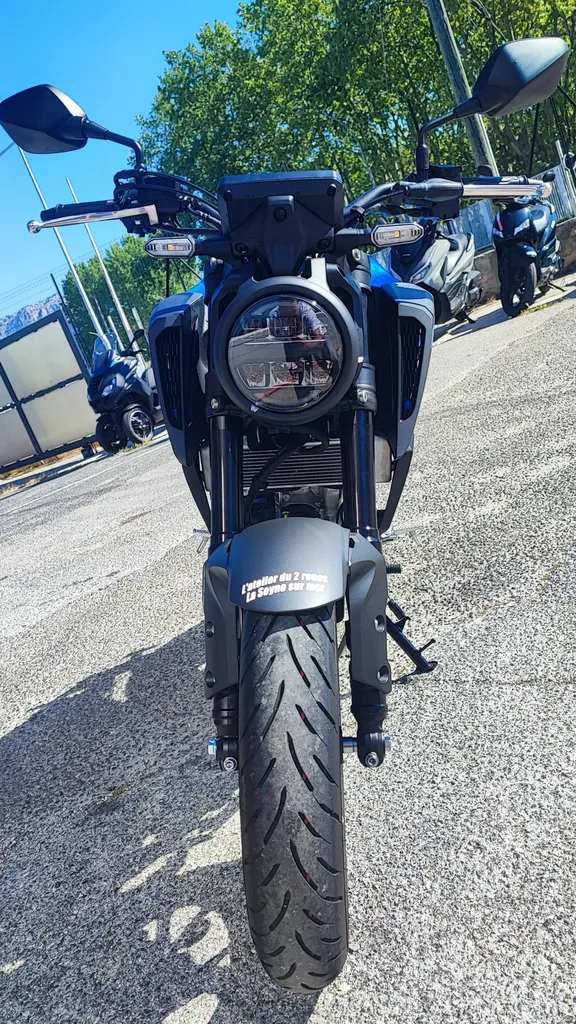 HONDA  CB125R DU 10/2025 AVEC 1080KM.