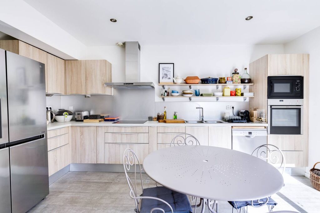 Vente villa de plain-pied Cassis  avec piscine et parkings dans lotissement sécurisé