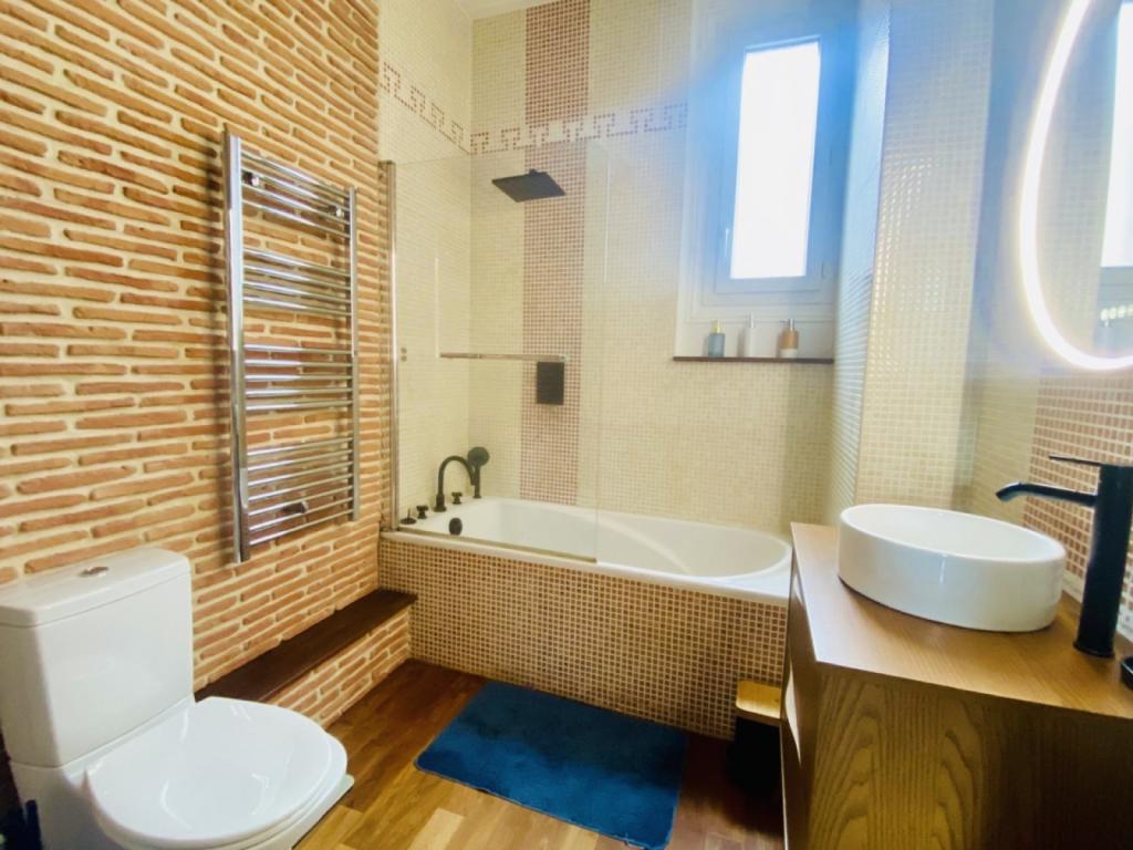 Acheter un appartement de 4 pièces avec 2 chambres Place Saint Marc