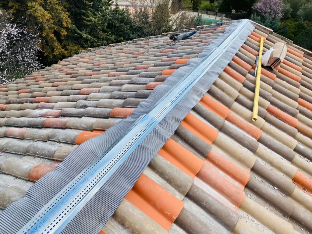 pose closoir sur faitage sur martigues