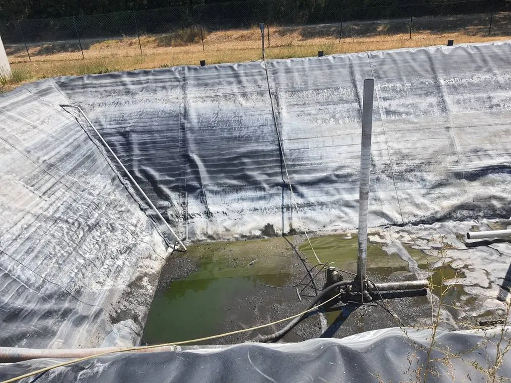 Vidange d'un bassin de rétention à Villelaure
