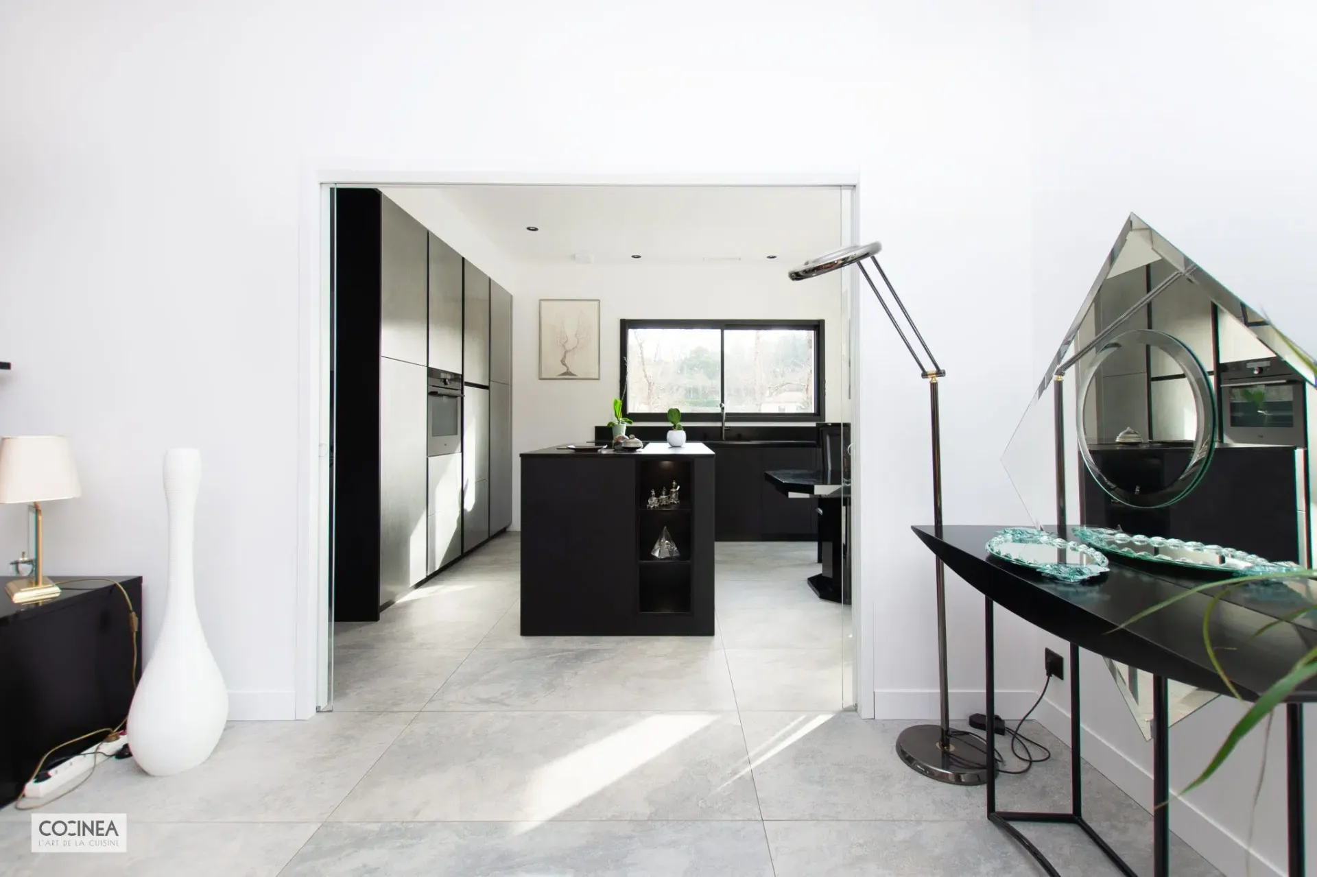 URBAN PIOMBO – NOIR MAT ET DEKTON RADIUM