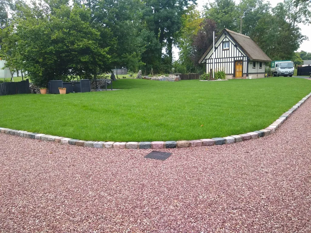 Réalisation d’une pelouse en gazon de placage à Manneville-la-Goupil