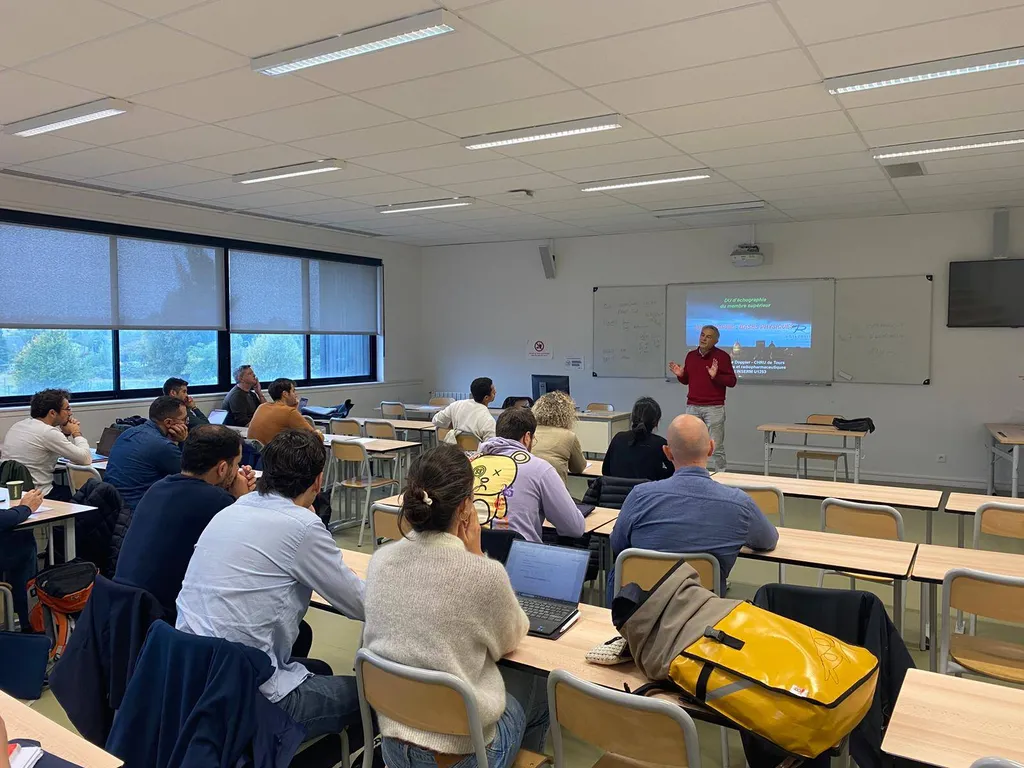 Docteur Julien Beldame, chirurgien orthopédiste, spécialiste des membres inférieurs pied/cheville, au DIU d'écho-chirurgie orthopédique à Tours