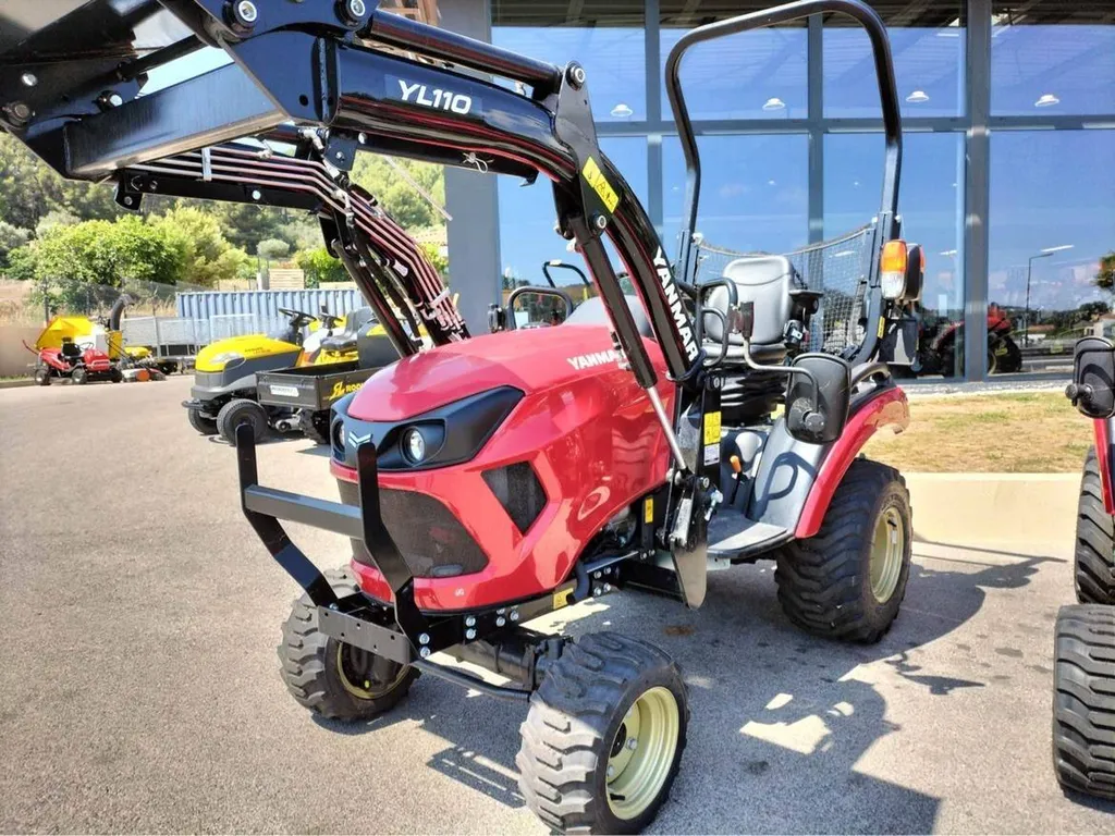 PROMOTION ! Tracteur YANMAR SA 221 avec son chargeur frontal