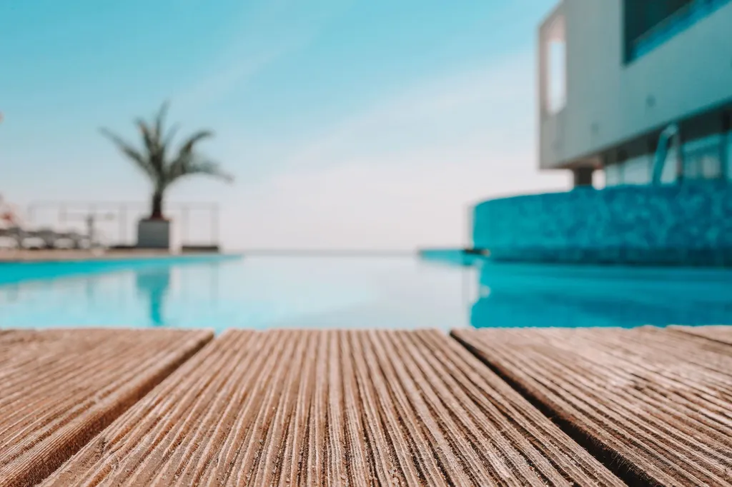 Le spécialiste local de l’équipement, de l’entretien, du dépannage et de la rénovation de piscines, avec expertise technique à Châteauneuf les Martigues, Carry le Rouet et Martigues