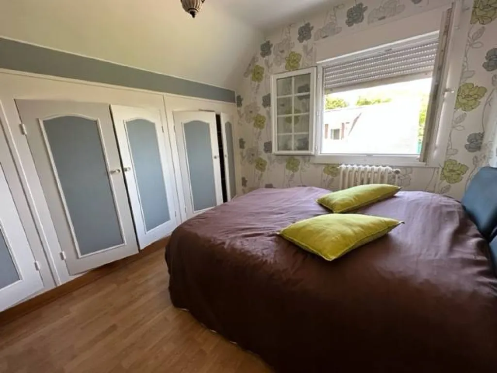 A vendre maison bourgeoise de 147 m² édifiée sur un terrain de 2800 m² sur la commune de SAINT AUBIN LES ELBEUF